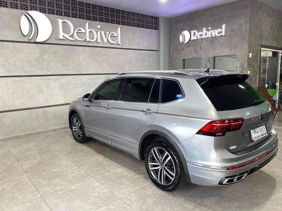 VOLKSWAGEN TIGUAN 2.0 300 TSI GASOLINA ALLSPACE R-LINE AUTOMÁTICO VOLKSWAGEN TIGUAN 2.0 300 TSI GASOLINA ALLSPACE R-LINE AUTOMÁTICO